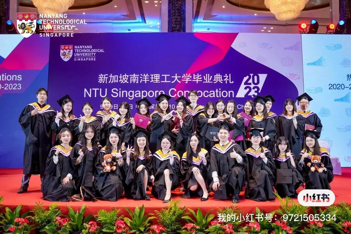 大学毕业后去新加坡留学