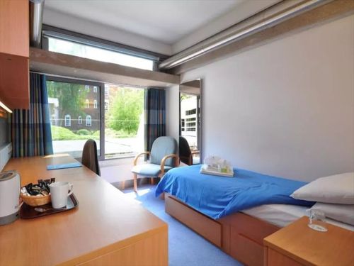 新西兰远极中学宿舍费用